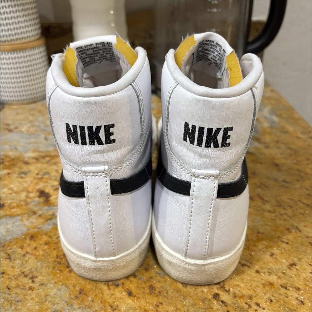 Nike Blazer Mid size 8.5 - Picture 4 of 9